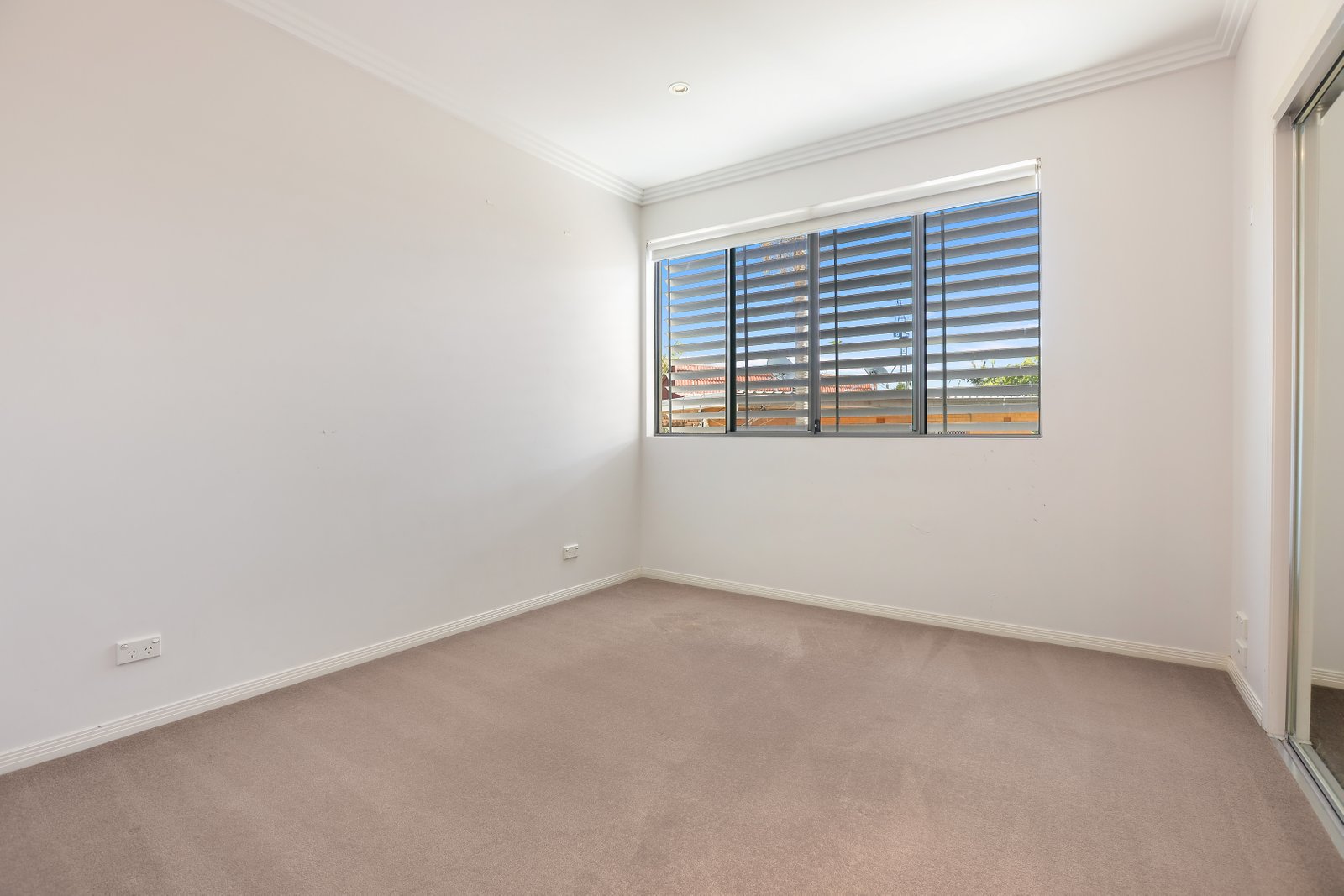 4/24-30 Tarcoola Crescent SURFERS PARADISE 7