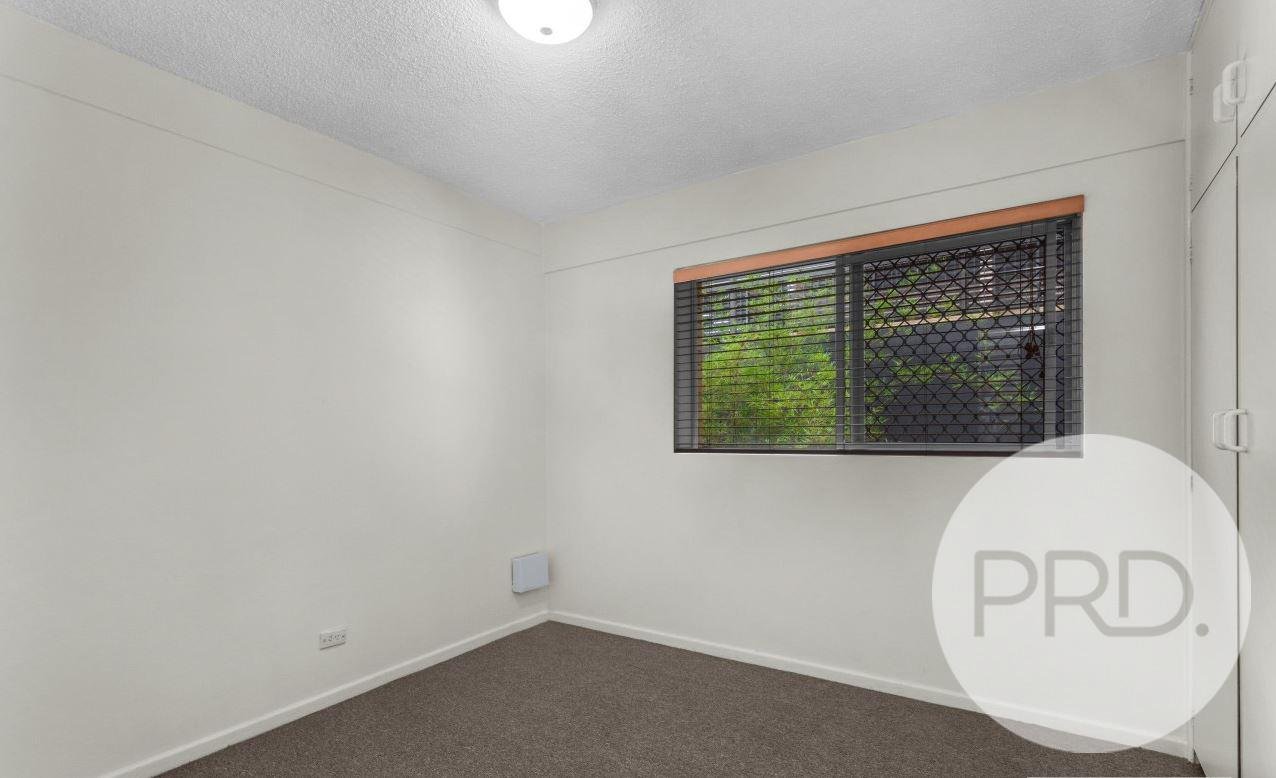 4/24 Crescent Road HAMILTON 10