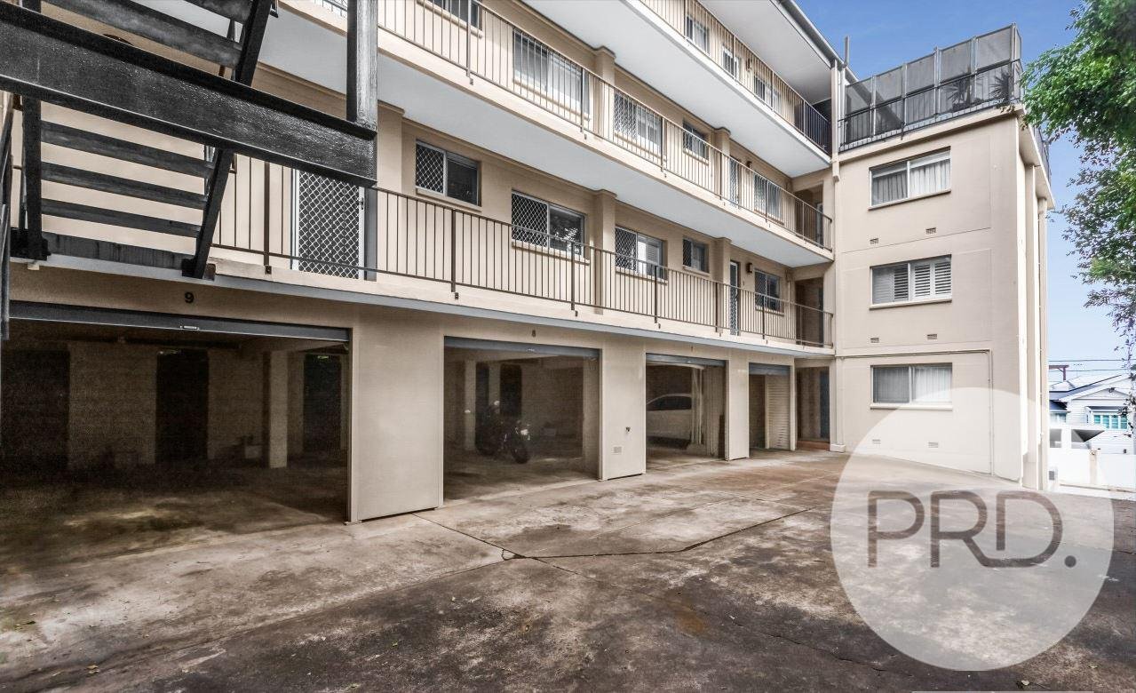 4/24 Crescent Road HAMILTON 11