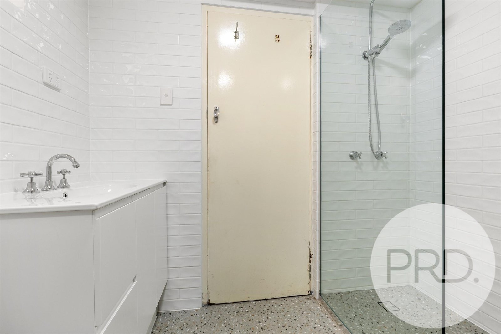4/24 Crescent Road HAMILTON 9