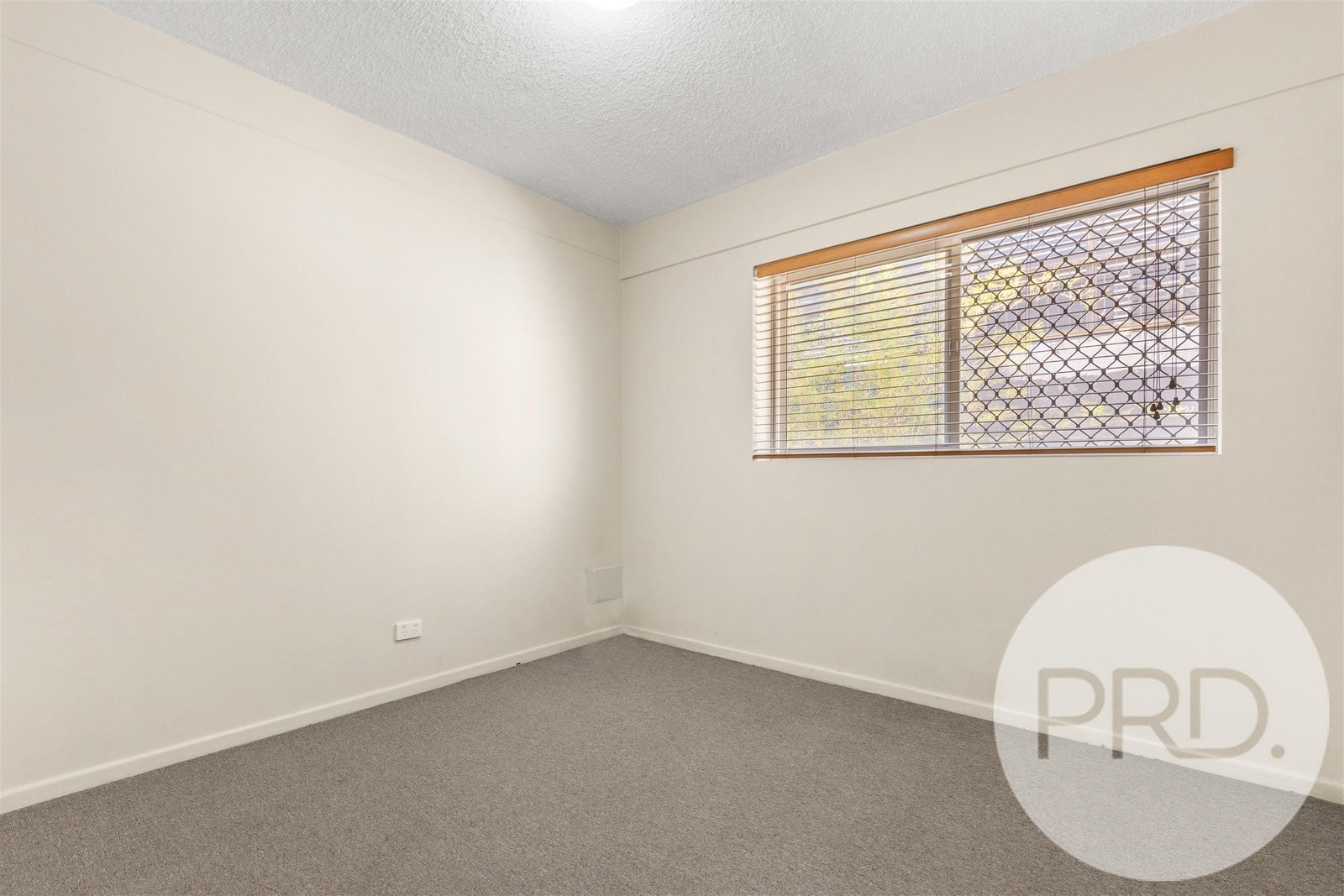 4/24 Crescent Road HAMILTON 10