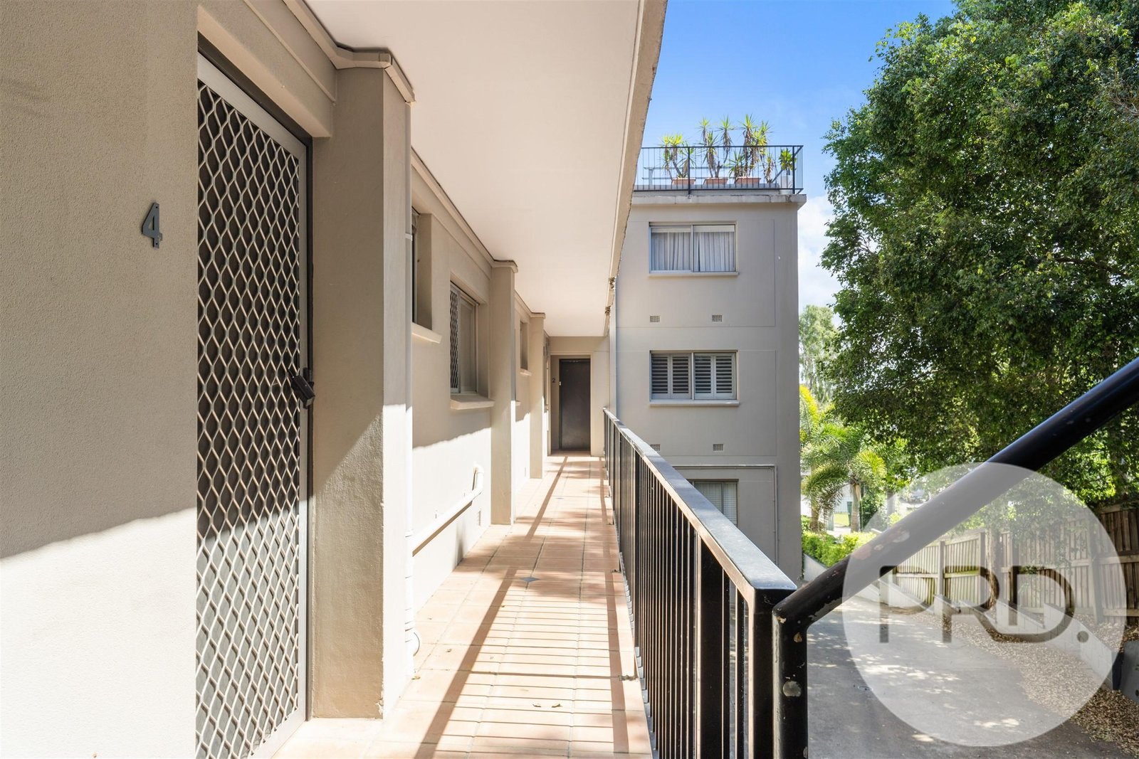 4/24 Crescent Road HAMILTON 11