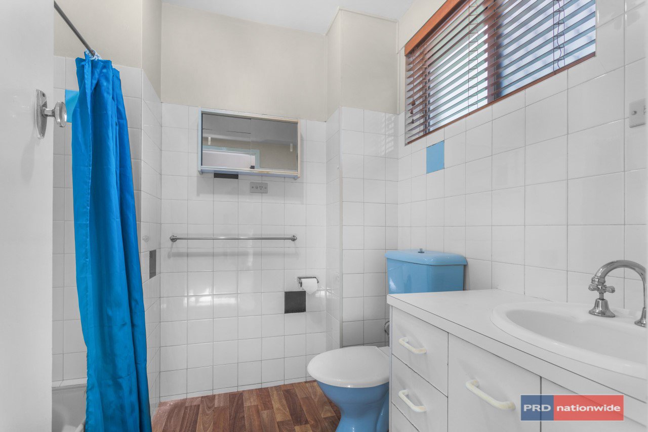 4/24 Crescent Road HAMILTON 8