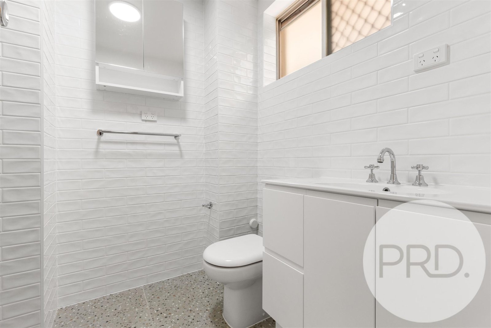 4/24 Crescent Road HAMILTON 8