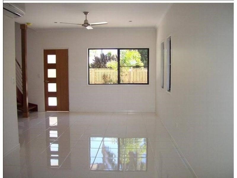 4/24 Gardenia Street PROSERPINE 4