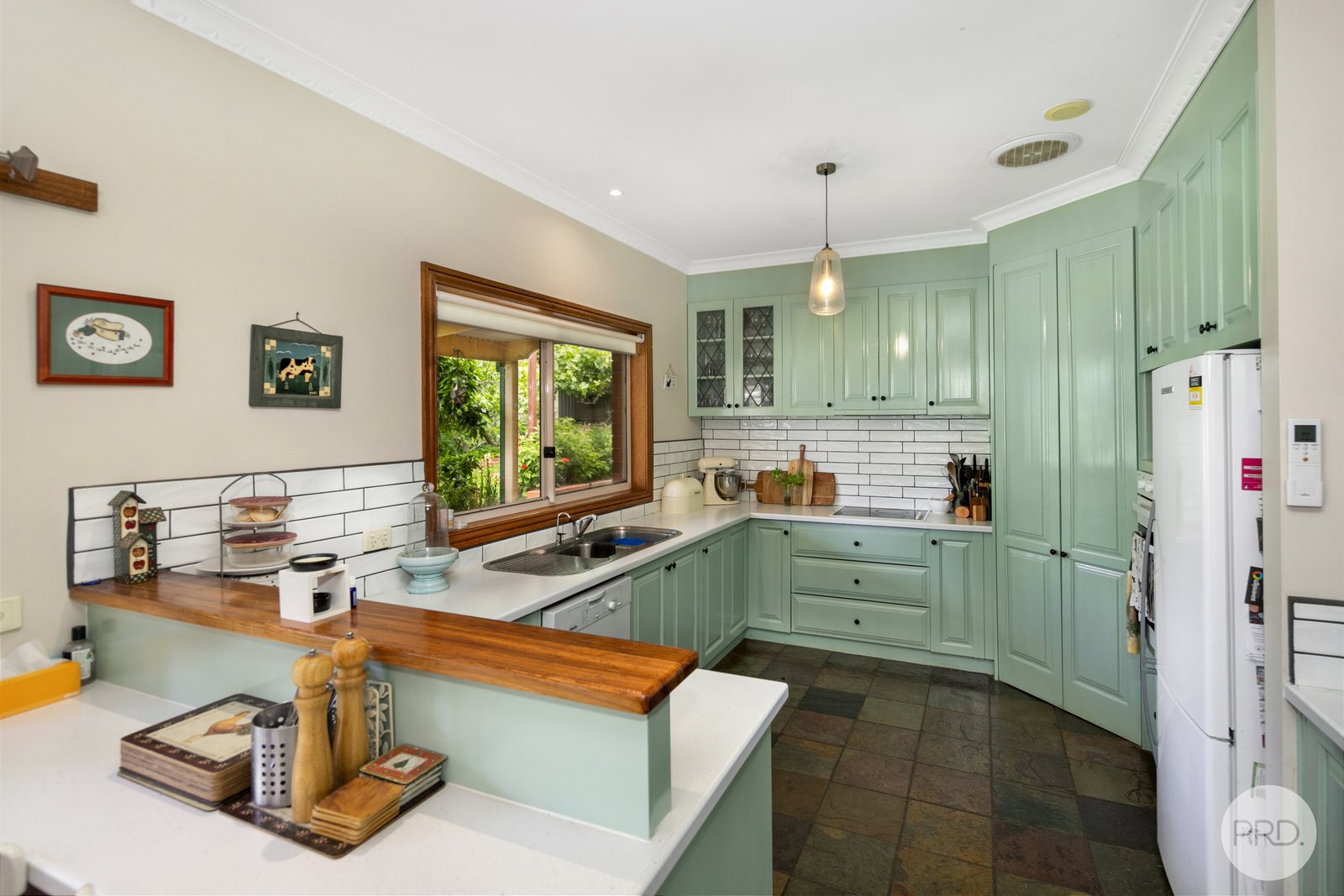 424 Kingston Road KINGSTON 8