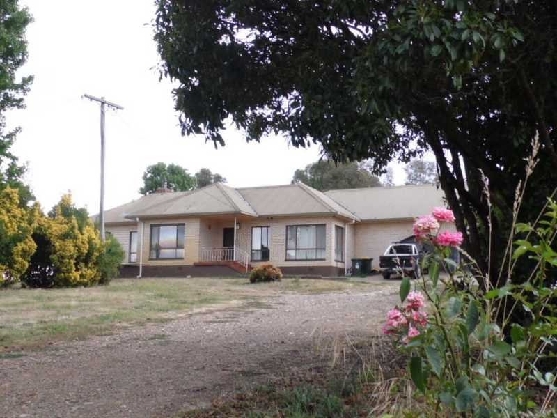 424 Wagga Road TUMBARUMBA 1