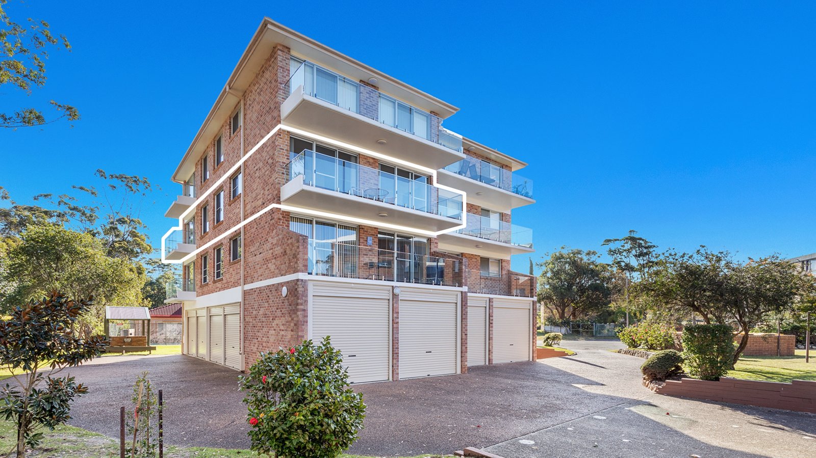 4/24 Weatherly Close NELSON BAY 2