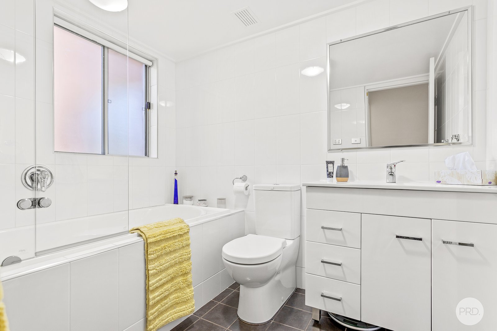 4/24 Weatherly Close NELSON BAY 18