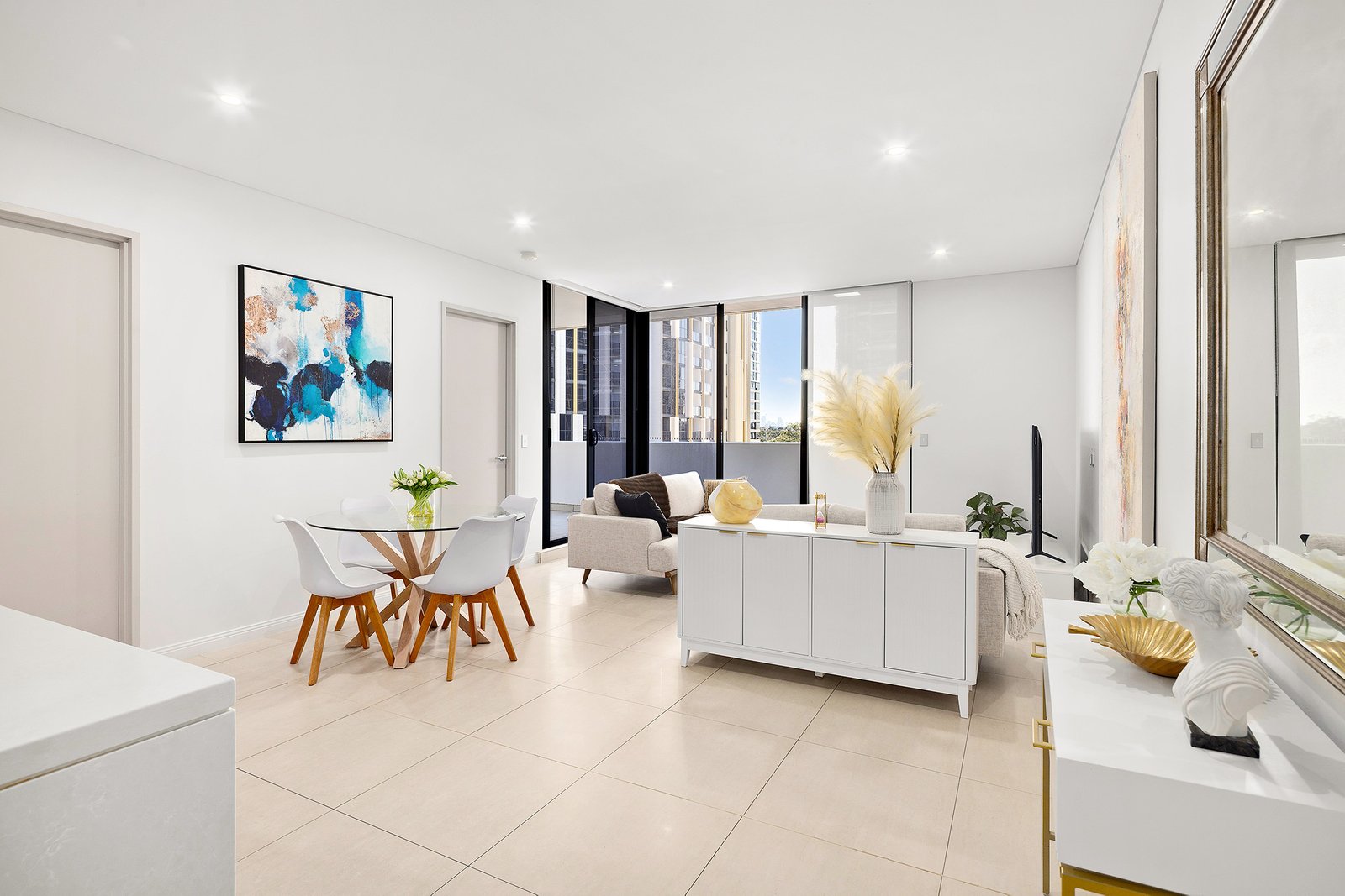 424/8 Studio Drive EASTGARDENS 7