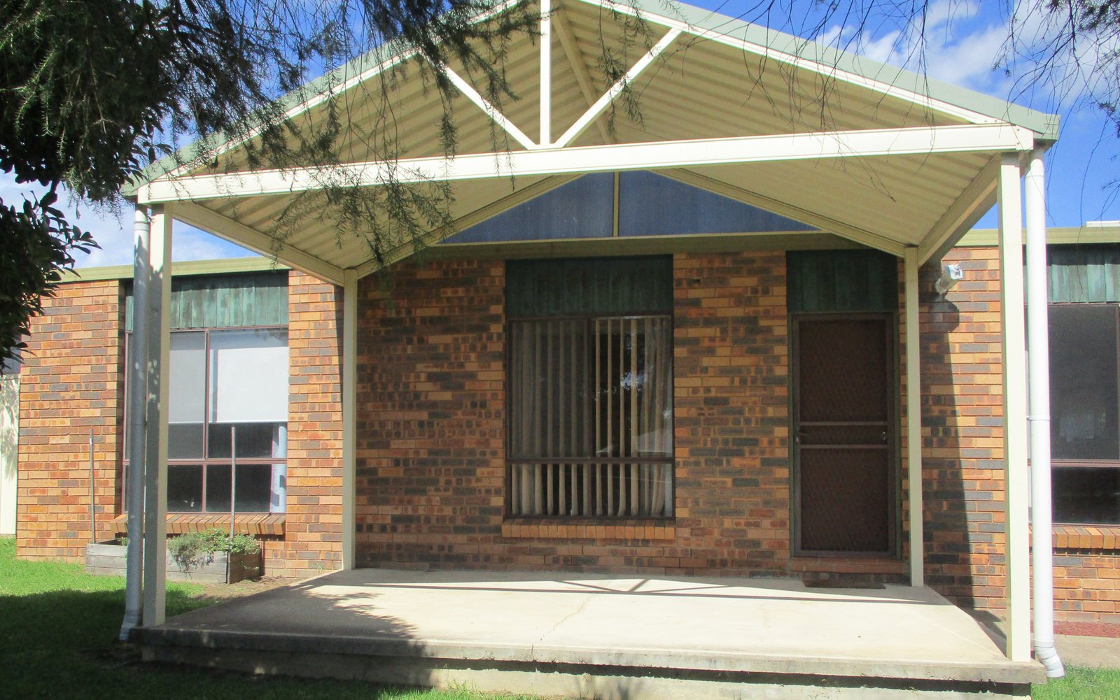 4/25 Bottlebrush Drive TUMUT 9