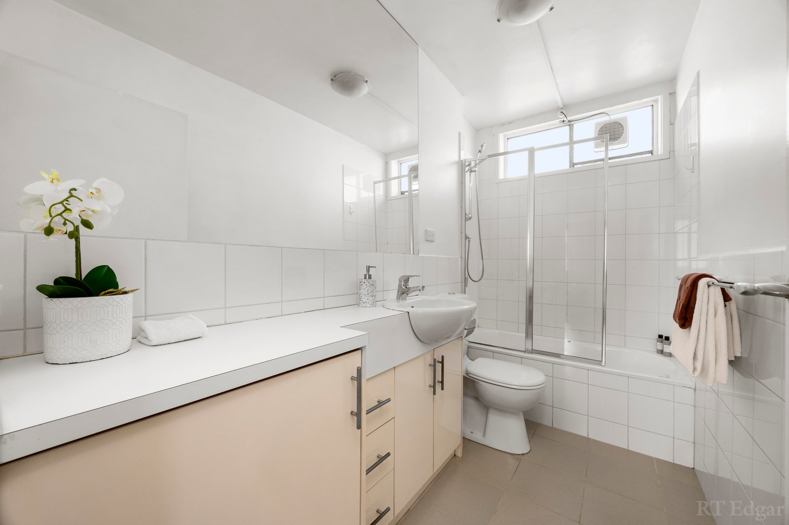 Real Estate and Property in 4/25 Gladstone Avenue, Armadale, VIC