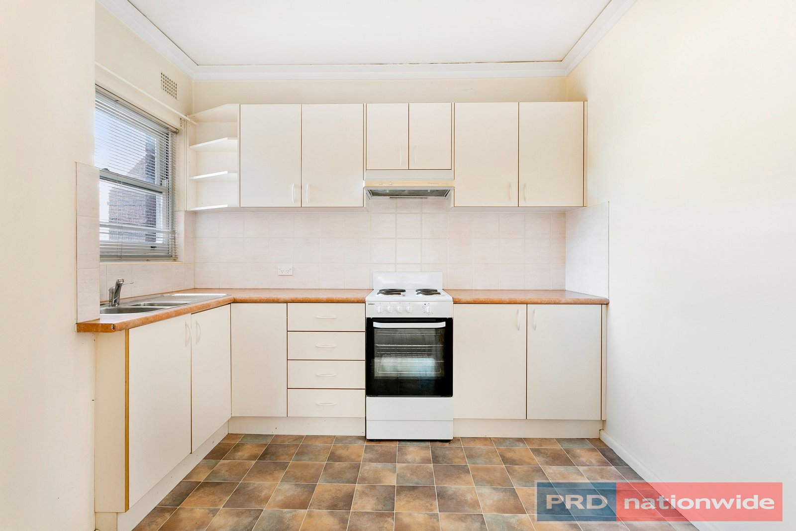 4/25 Hampton Court Road CARLTON 2