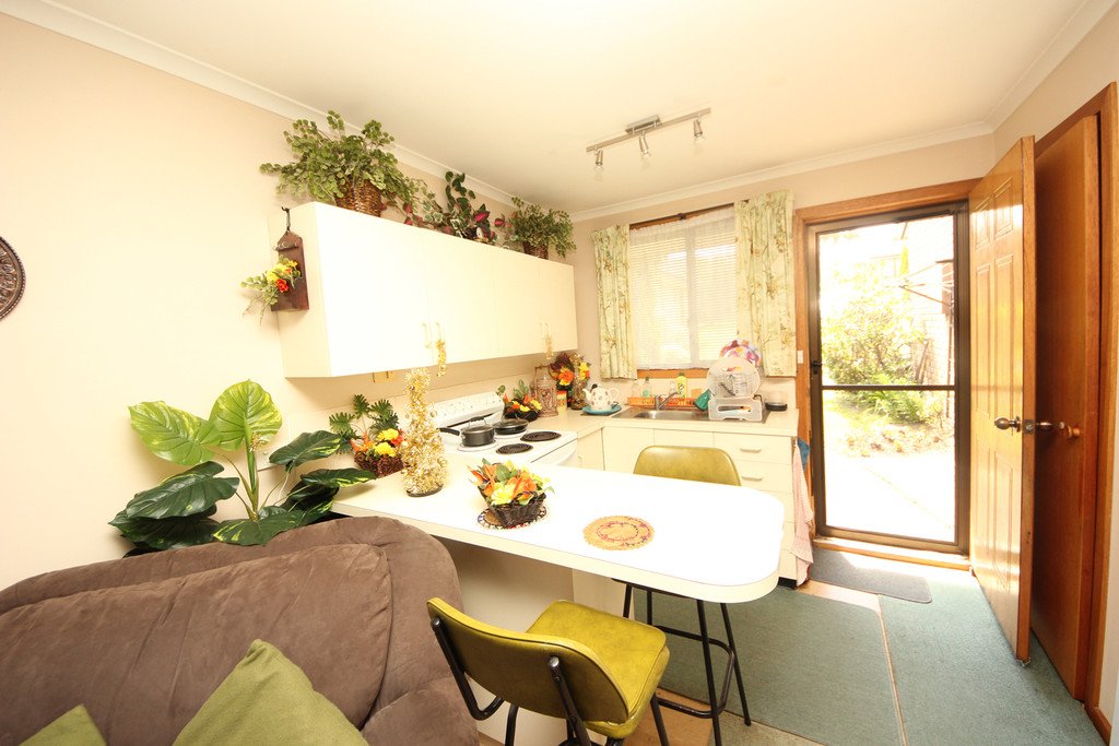 425 Village Drive KINGSTON 2