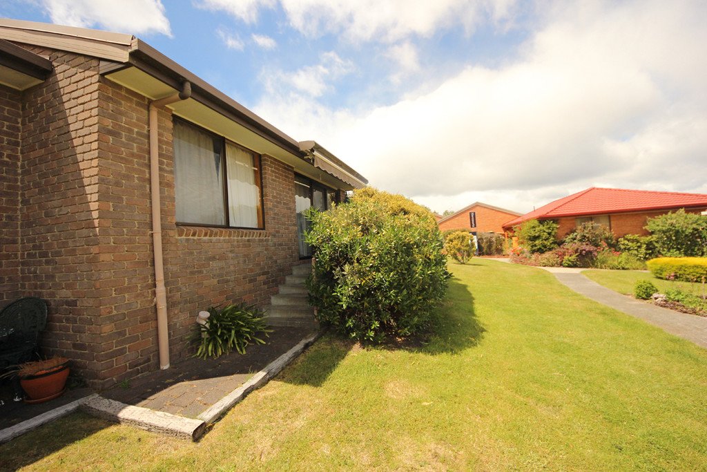 425 Village Drive KINGSTON 7