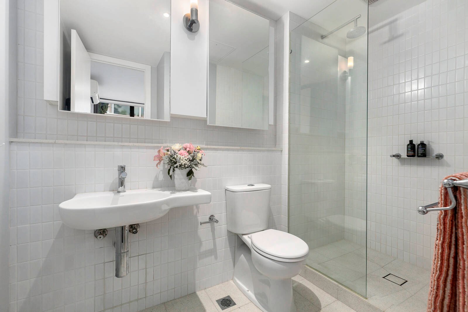 Real Estate and Property in 4/26-28 Broadway, Elwood, VIC