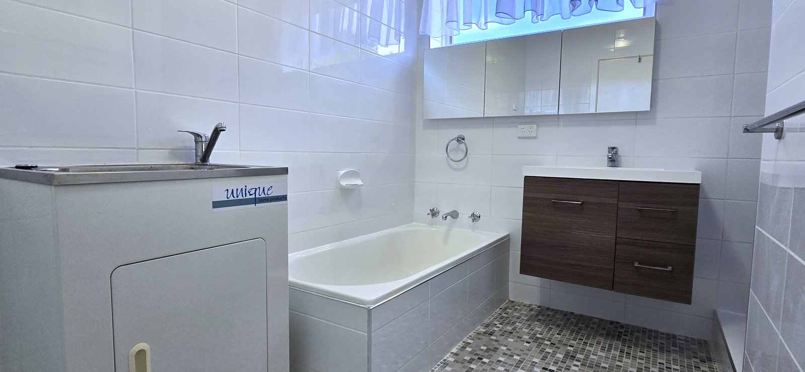 Real Estate and Property in 4/26 Emo Road, Malvern East, VIC