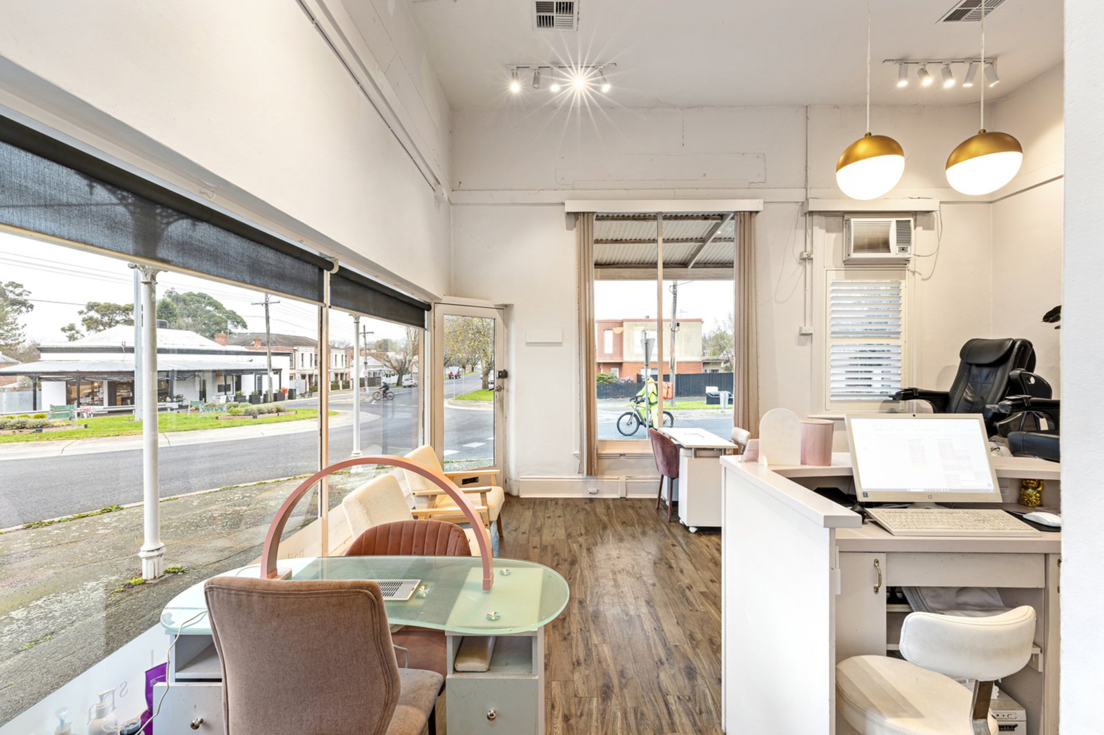 Gallery: 426 Lydiard Street North