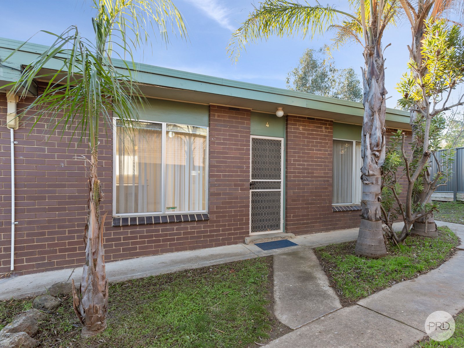 4/26 Yallambee Drive KENNINGTON 1