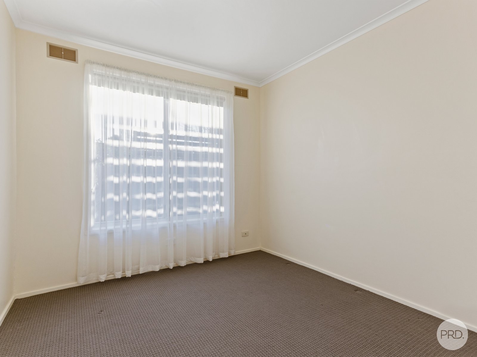 4/26 Yallambee Drive KENNINGTON 12