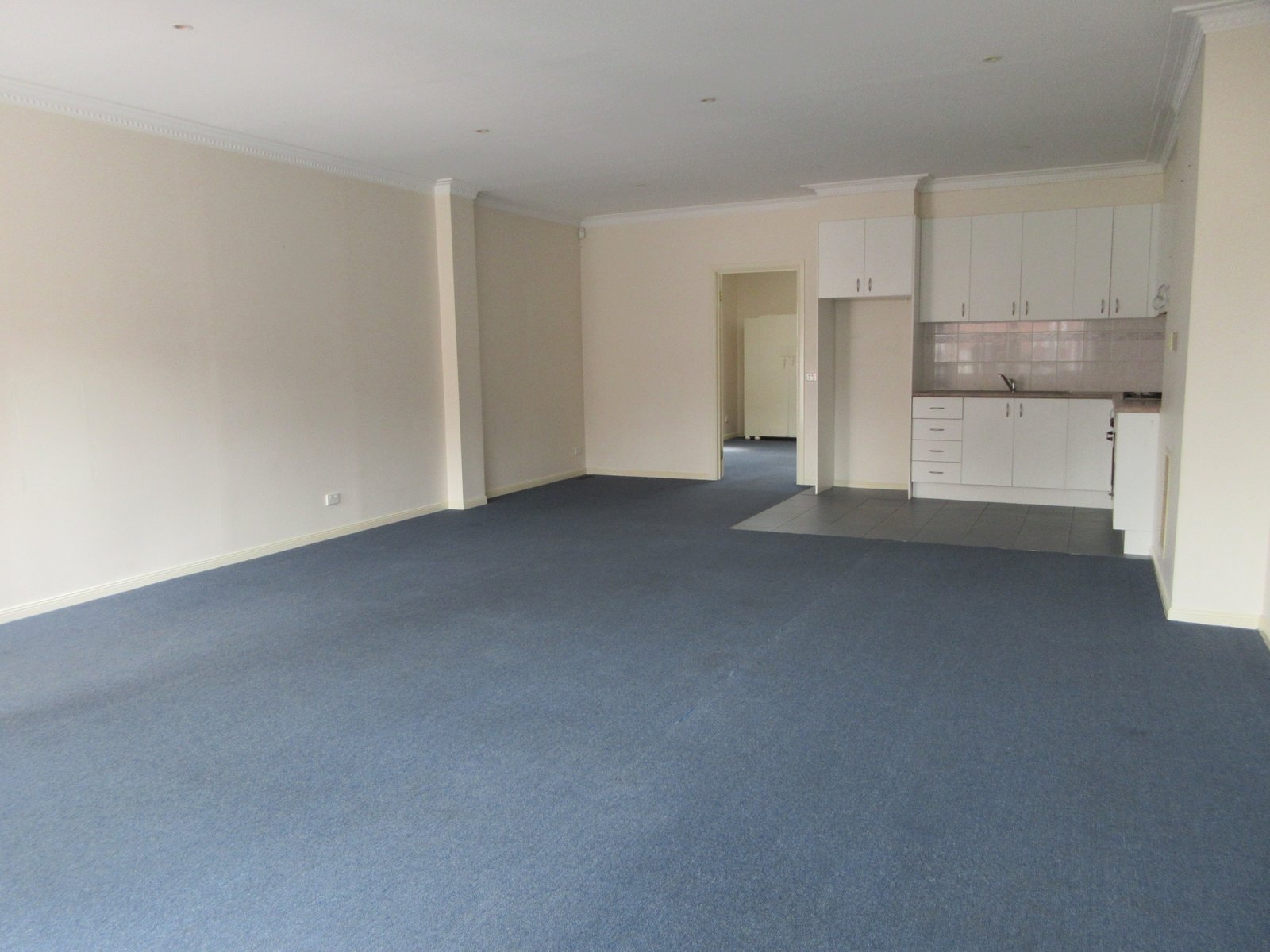 Gallery: 4/266 Centre Road