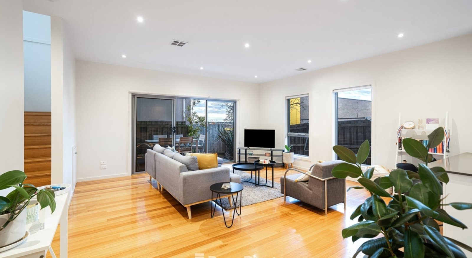 Gallery: 4/27 Mount Pleasant Road