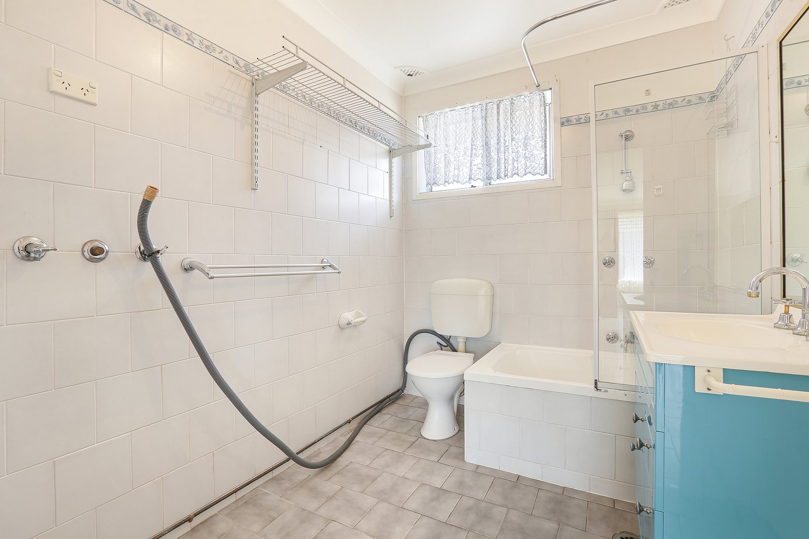 4/27 Prince Edward Drive BROWNSVILLE 6