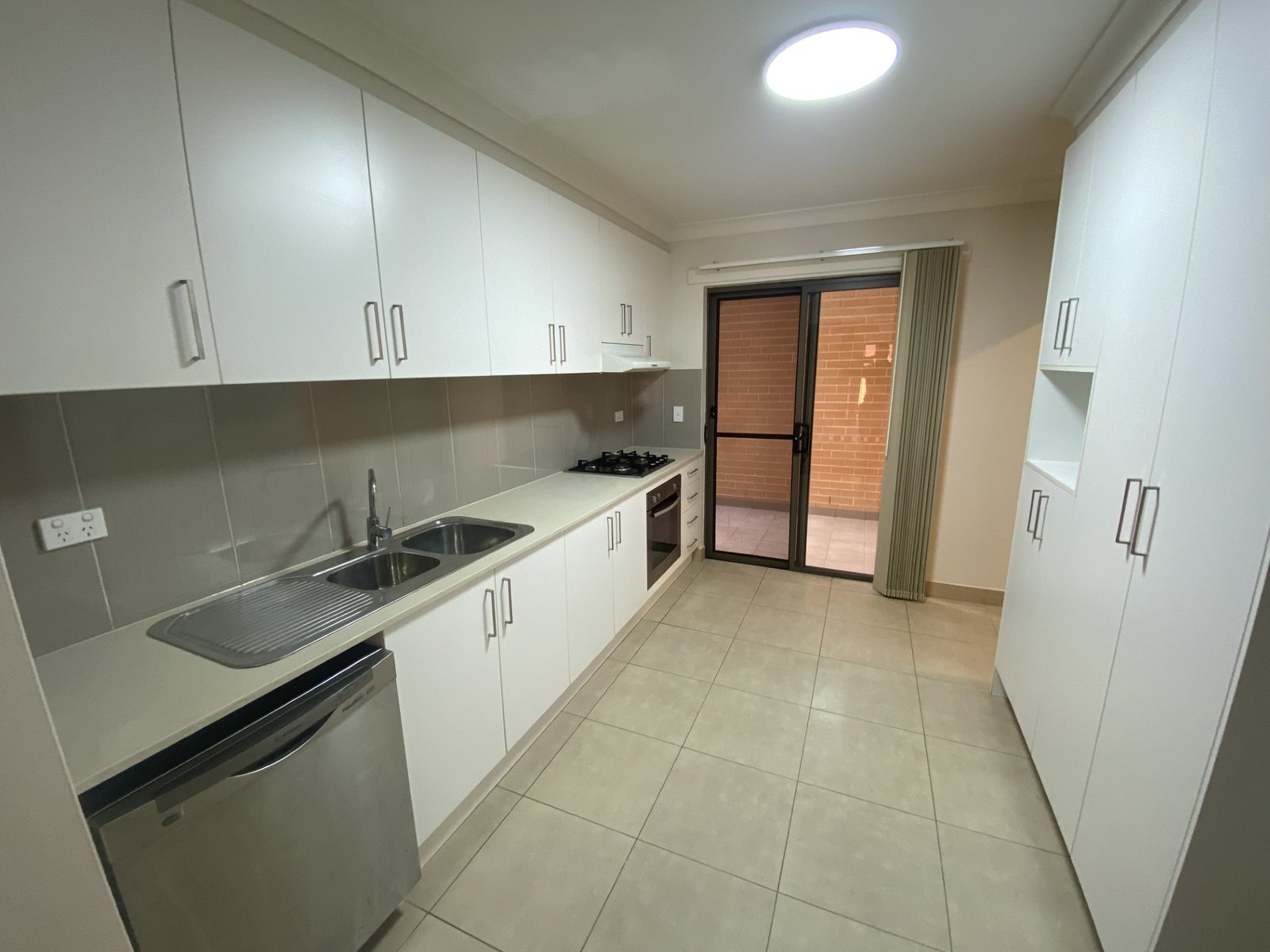 4/28 Castlereagh Street LIVERPOOL 5