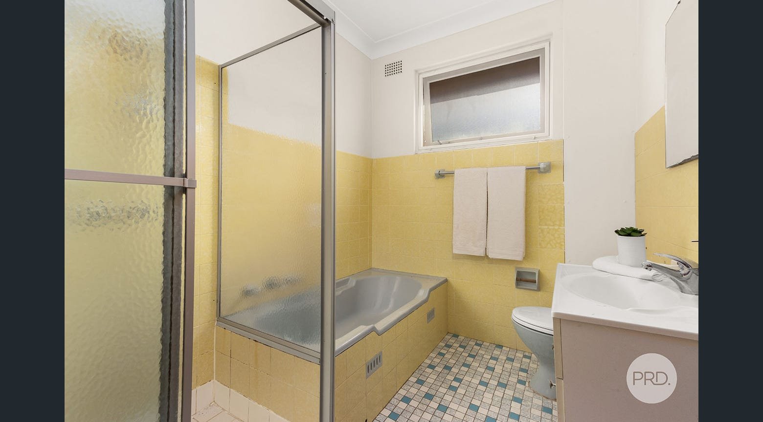 4/28 Wonoona Parade East  OATLEY 5