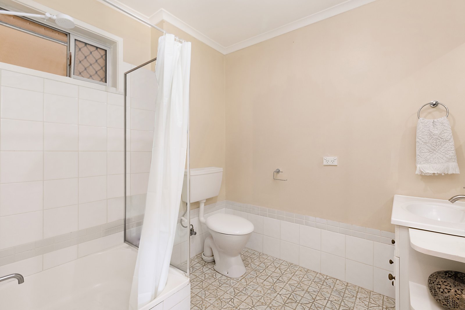 4/29 Coolangatta Road COOLANGATTA 8