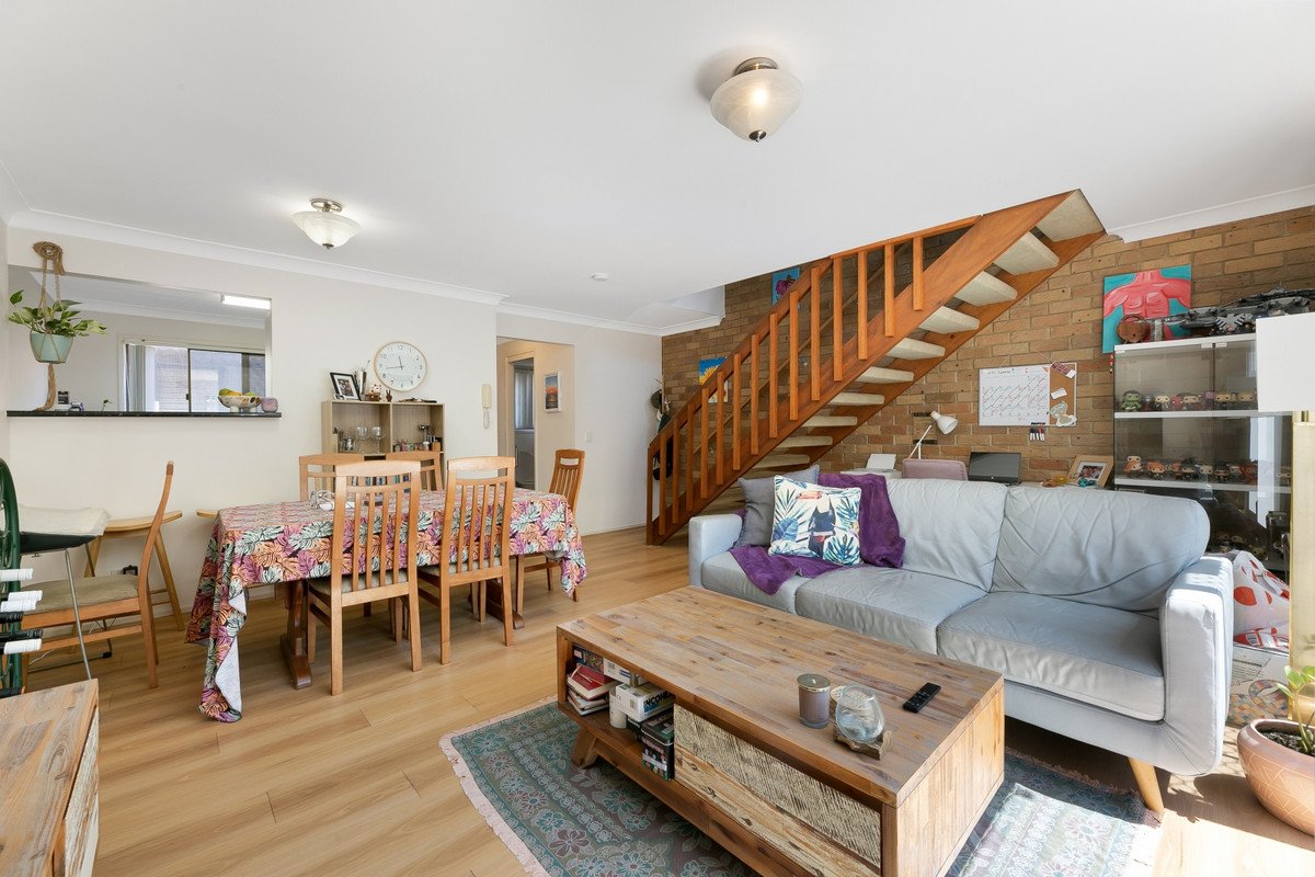 4/29 Julia Street Burleigh Heads 5