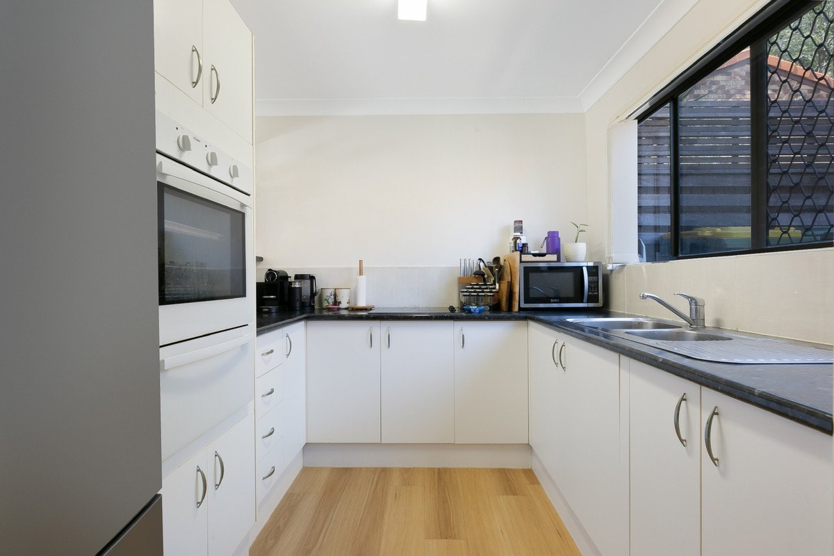 4/29 Julia Street Burleigh Heads 6