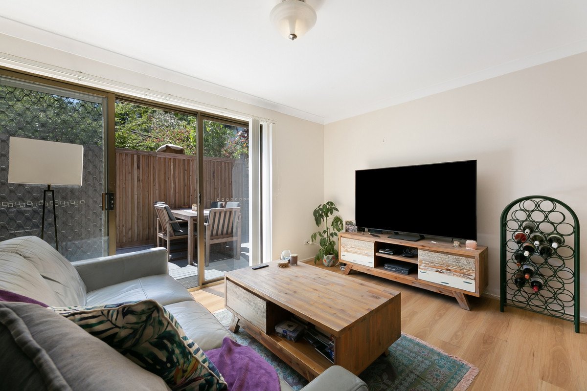 4/29 Julia Street Burleigh Heads 7