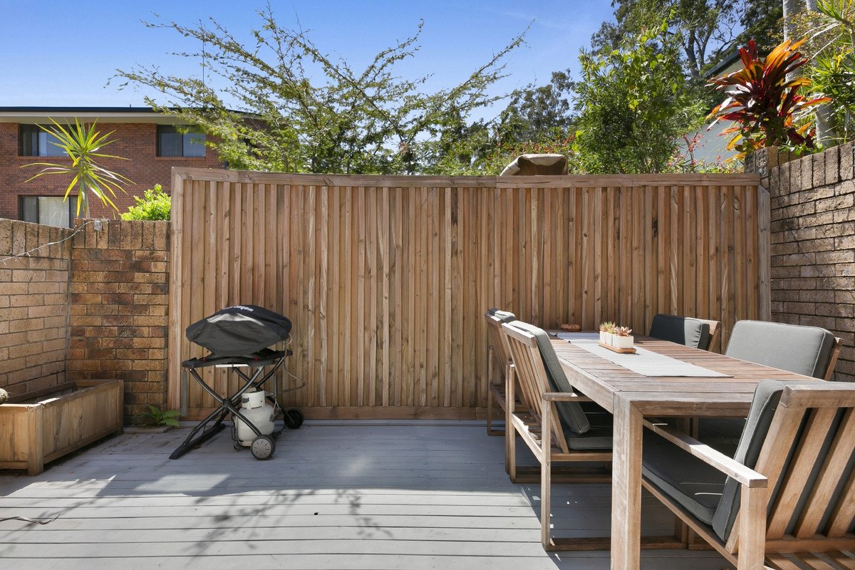 4/29 Julia Street Burleigh Heads 9