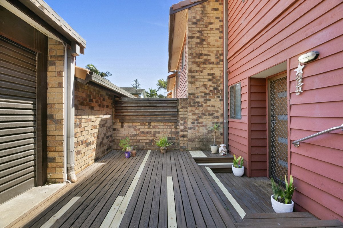 4/29 Julia Street Burleigh Heads 15