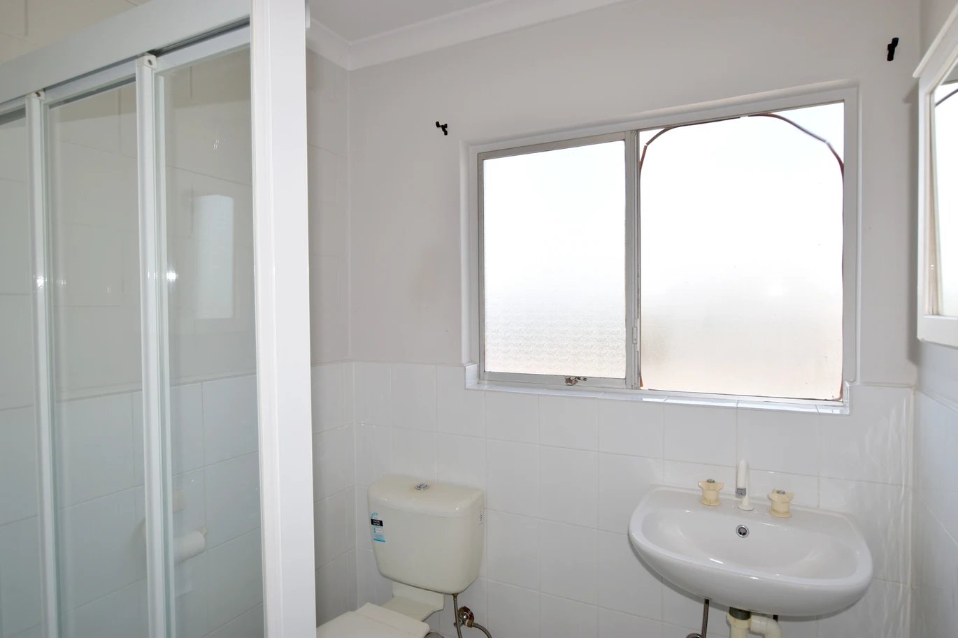 4/29 Off Street GLADSTONE CENTRAL 2