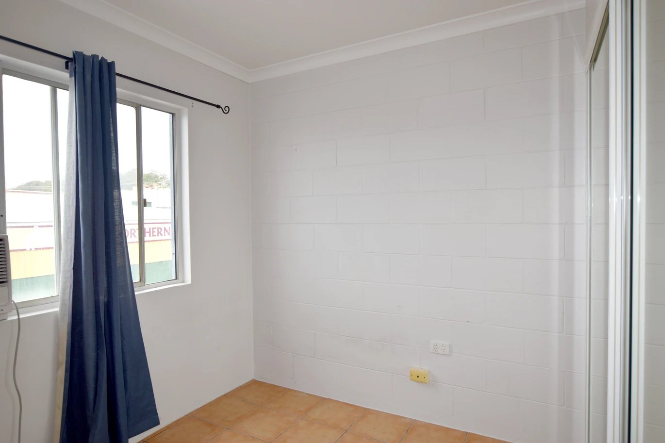 4/29 Off Street GLADSTONE CENTRAL 4