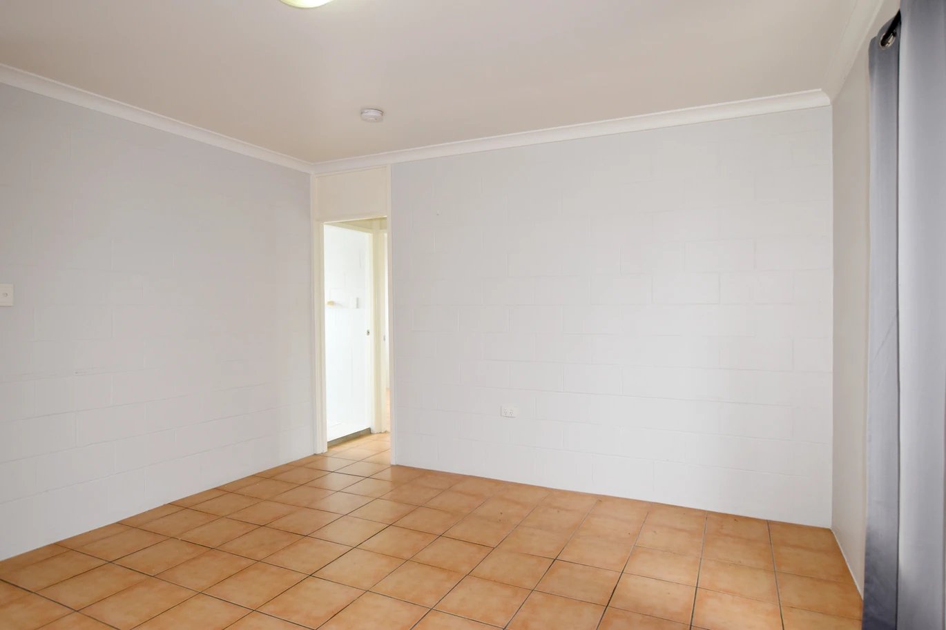 4/29 Off Street GLADSTONE CENTRAL 9