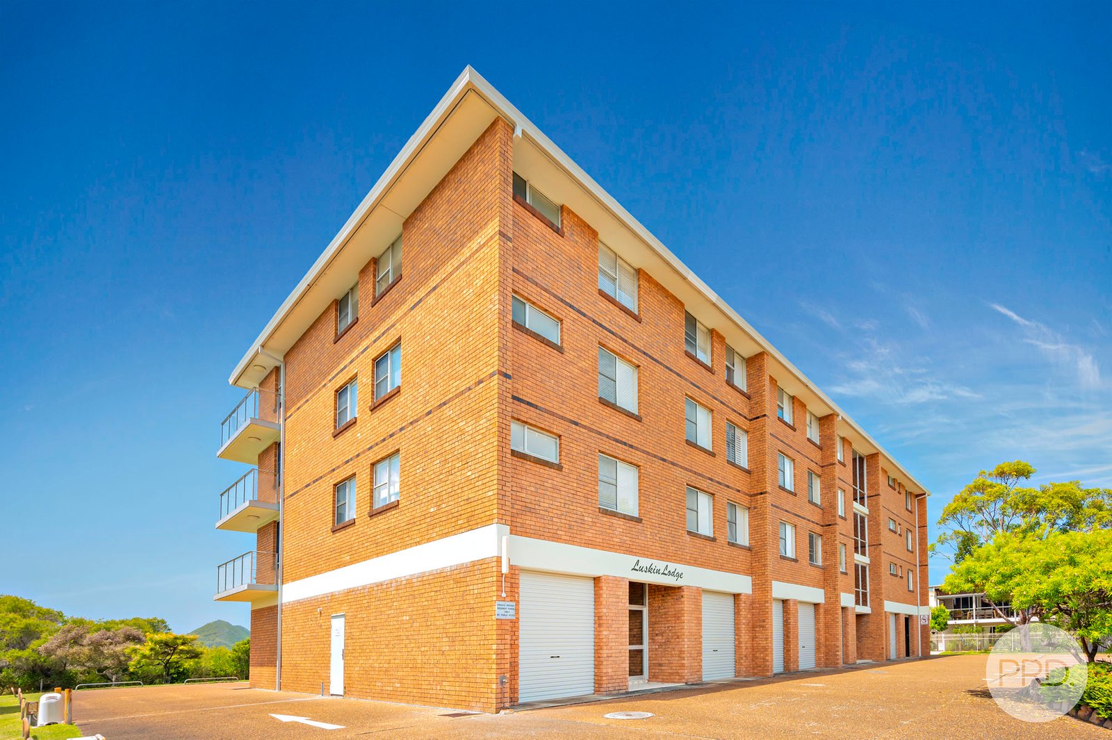 4/29 Weatherly Close NELSON BAY 18