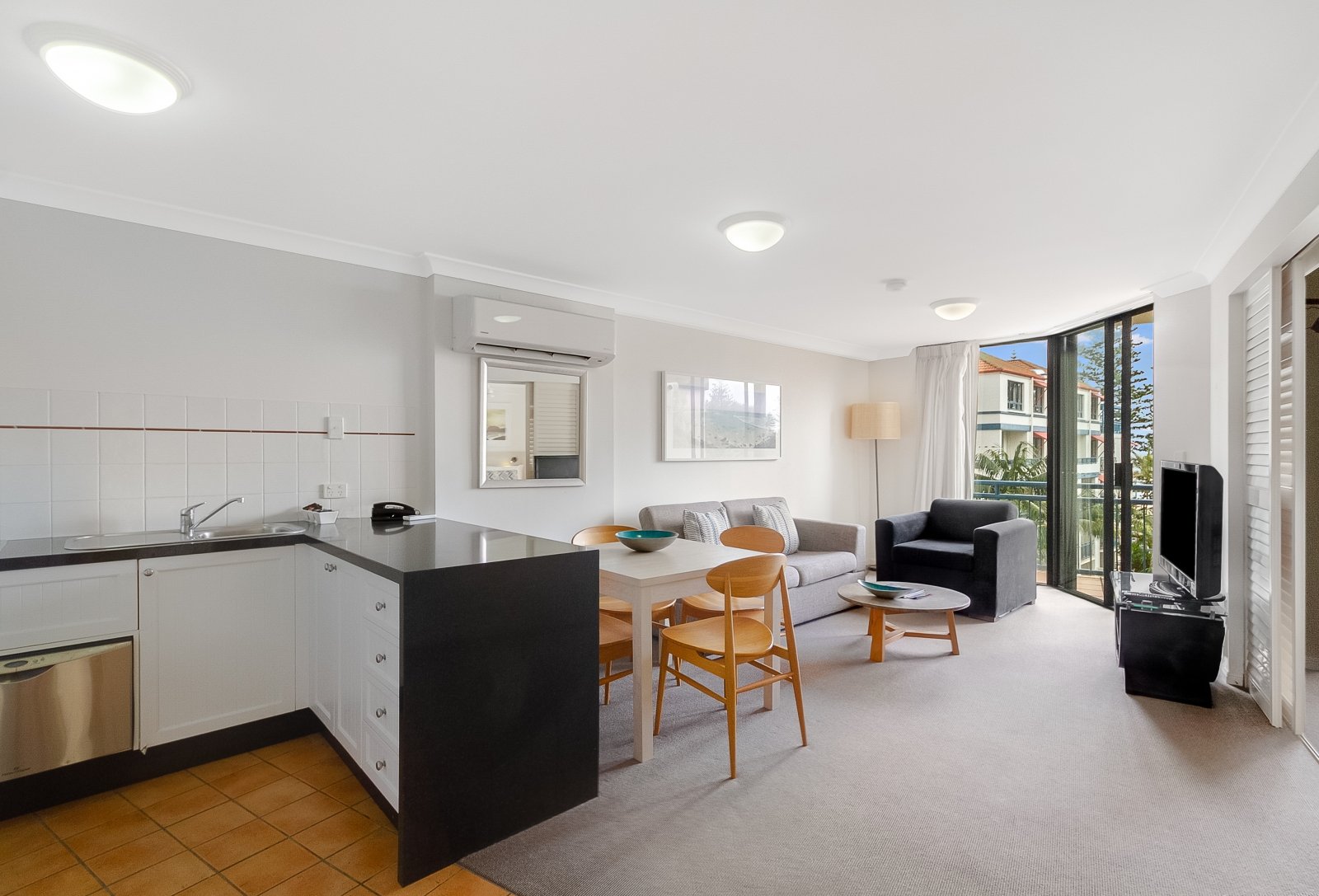 429/99 Griffith Street COOLANGATTA 3