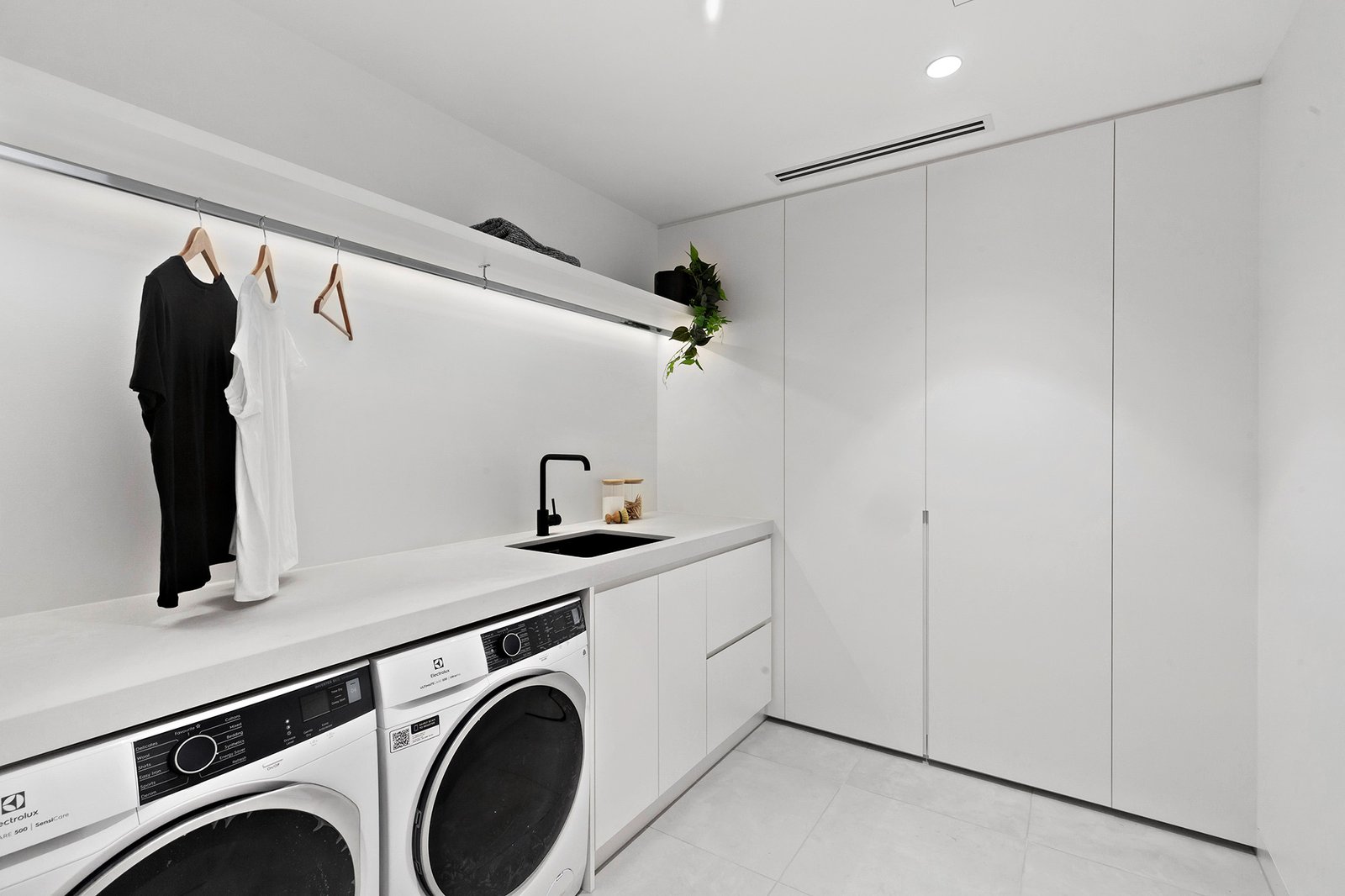 Real Estate and Property in 4/2A Dunlop Avenue, Kew, VIC