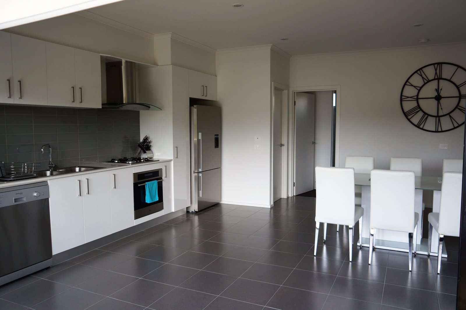 Gallery: 4/2A Thistle Grove