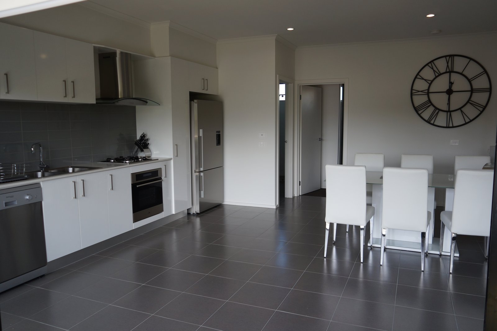 Gallery: 4/2A Thistle Grove
