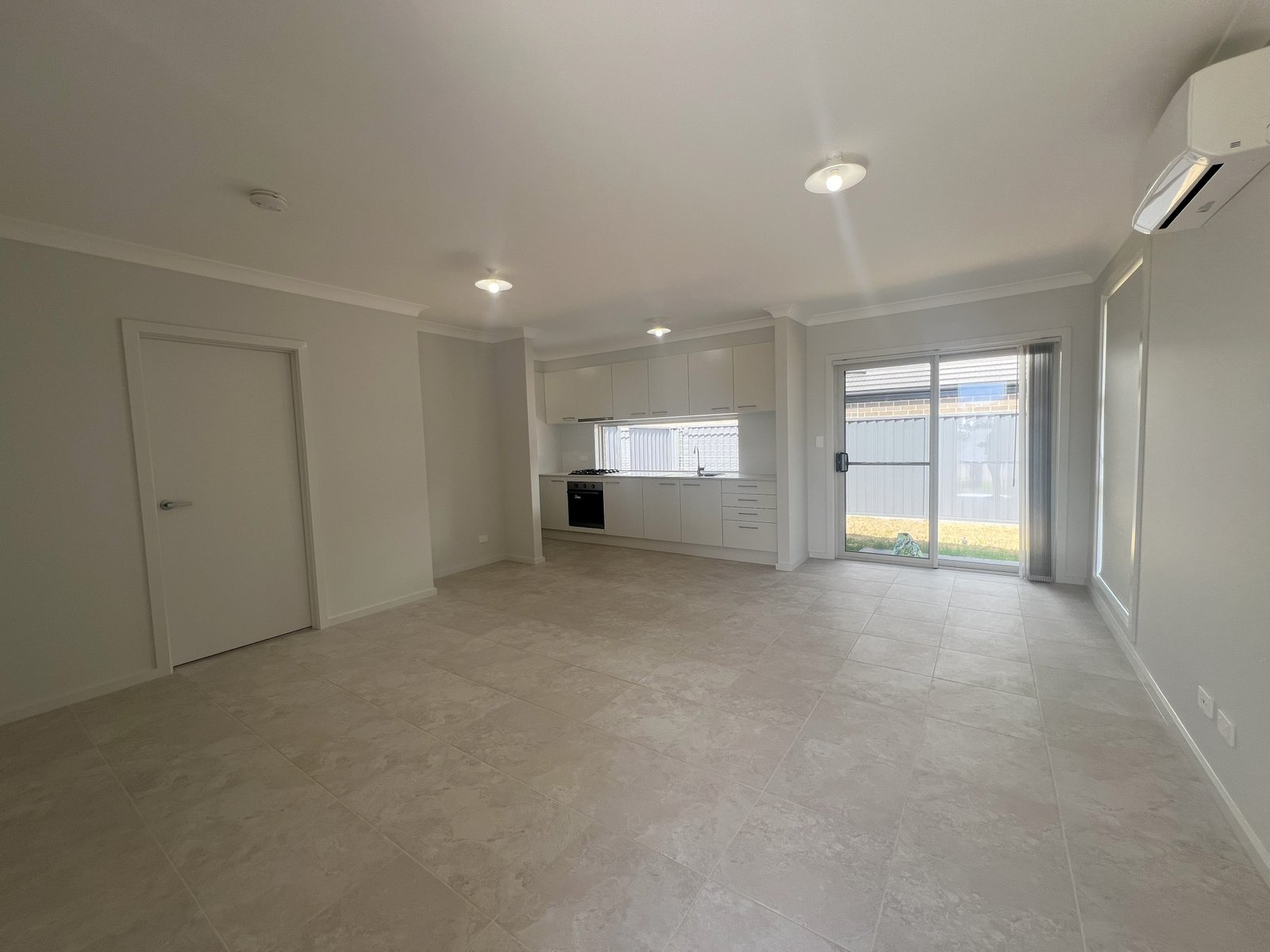 42a Vlatko Drive WEST HOXTON 2