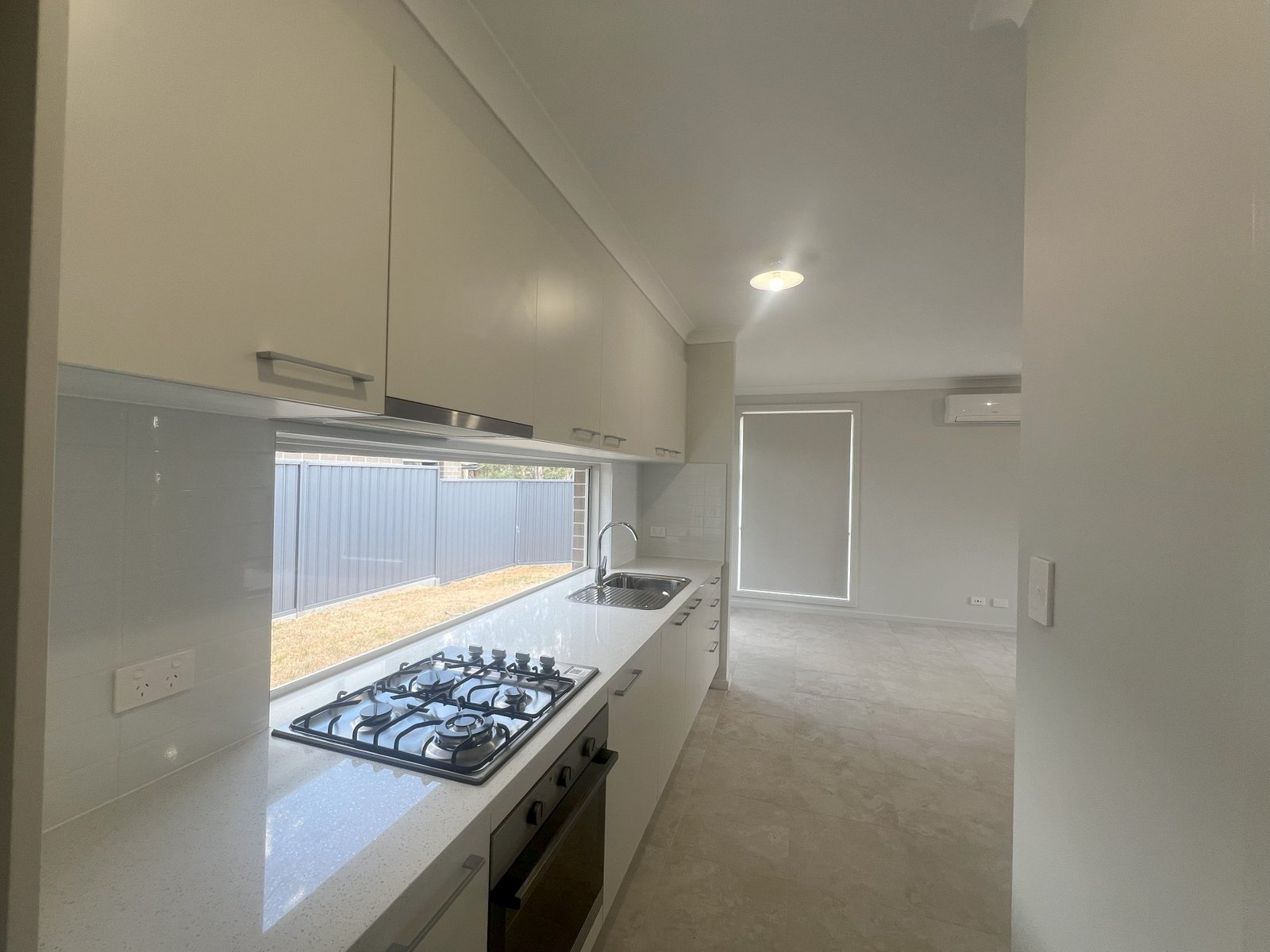 42a Vlatko Drive WEST HOXTON 3