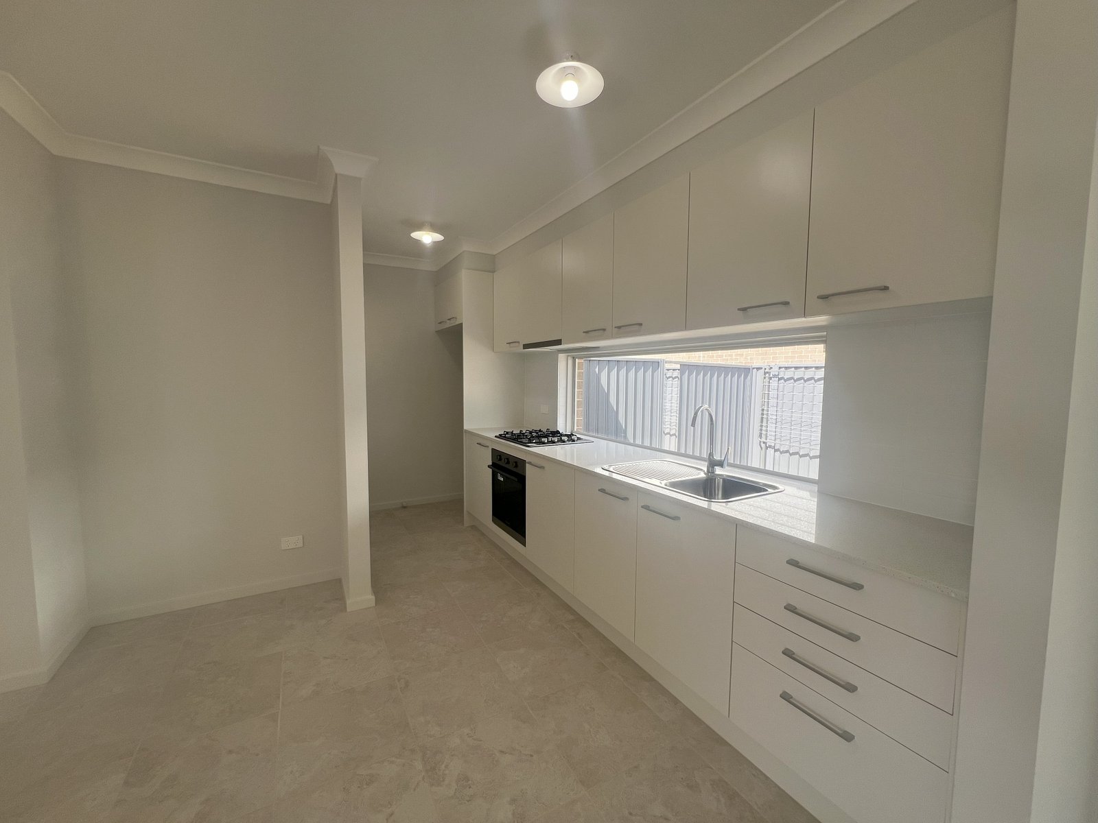 42a Vlatko Drive WEST HOXTON 4