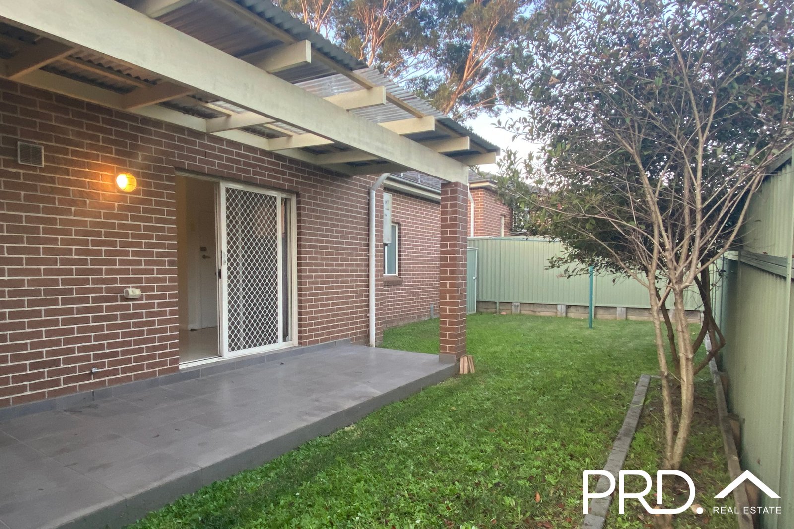 4/2B Victor Avenue PANANIA 6