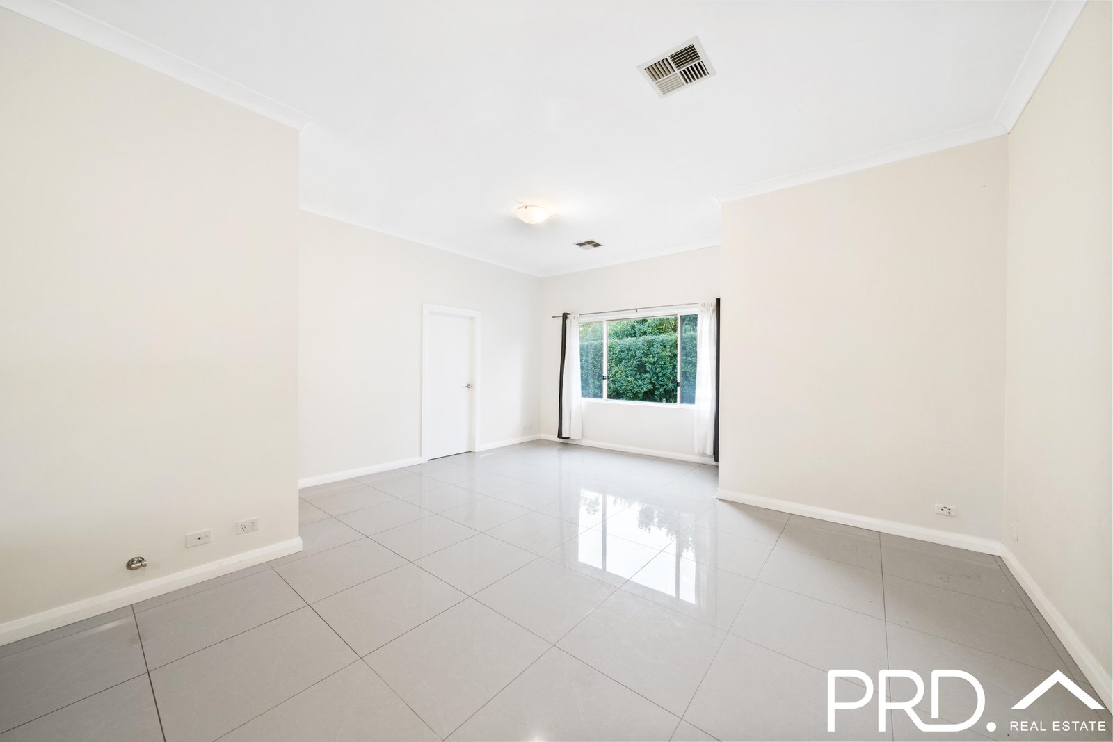 4/2B Victor Avenue PANANIA 2