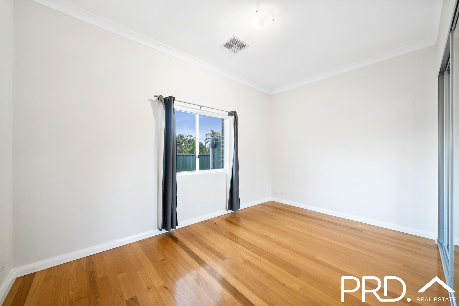 4/2B Victor Avenue PANANIA 4