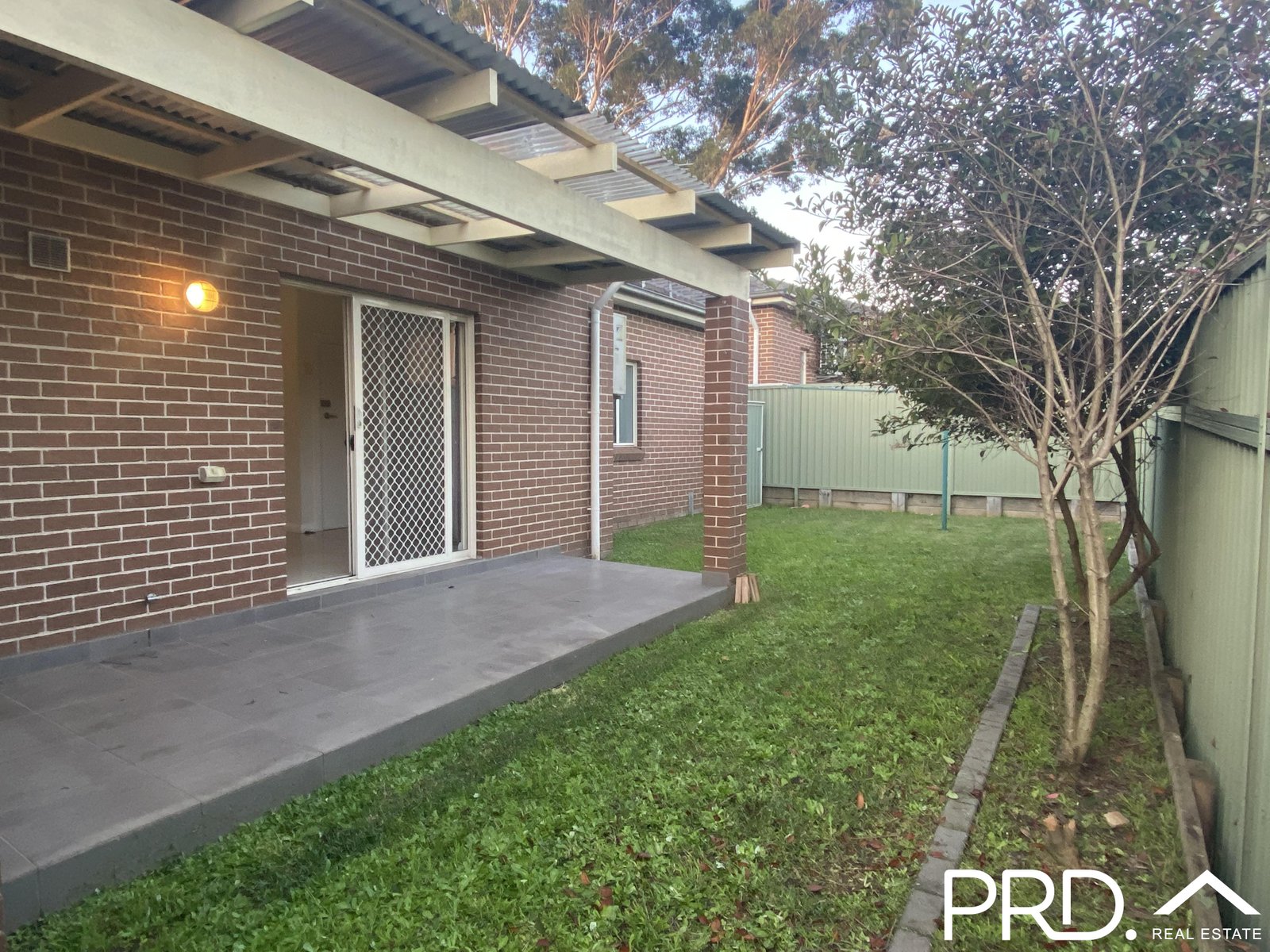 4/2B Victor Avenue PANANIA 6